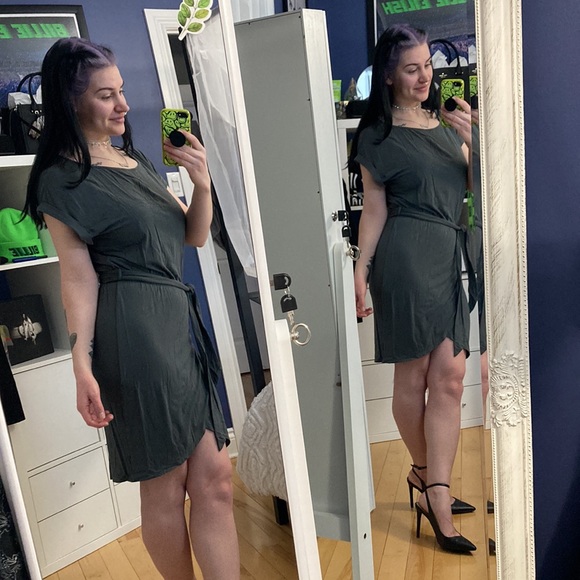 Olive Green Waist-Tie Loose-Sleeve Dress - Picture 4 of 9